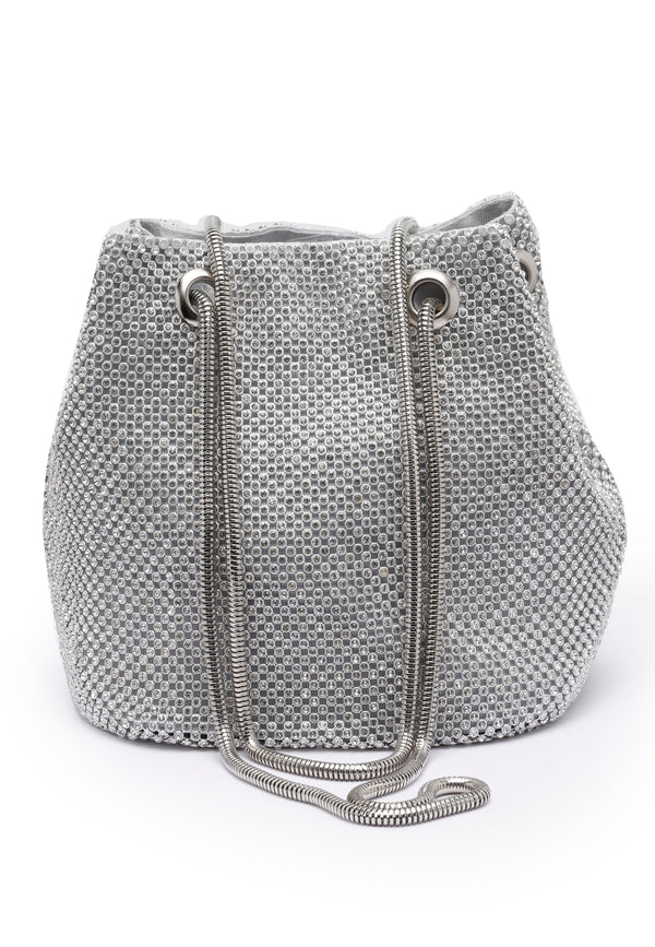 Zilverkleurige glanzende schouderclutch
