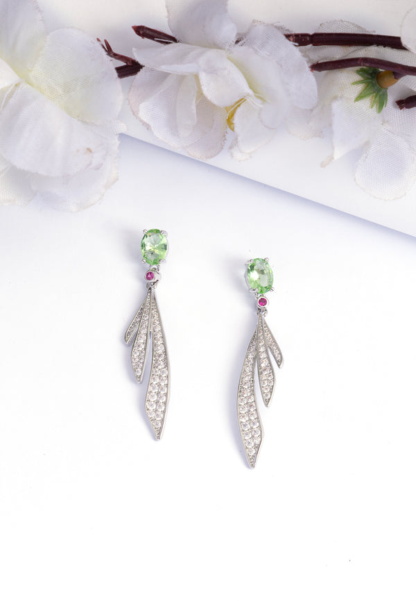 Boucles d'oreilles pendantes en forme de plume de couleur argentée